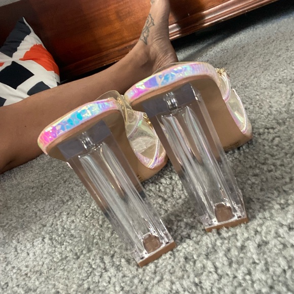 Matching chrome heels n purse - Picture 4 of 5